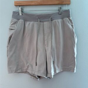 lululemon athletica Men's Performance Drawstring Shorts - Light Taupe